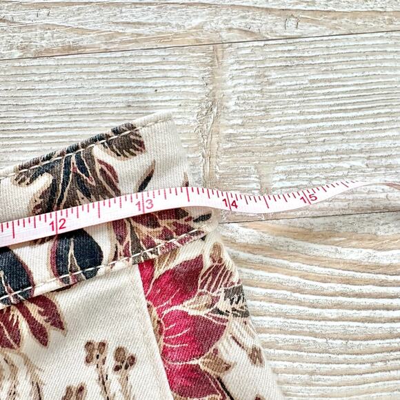 Free People We The Free Float On Floral Cropped Flare Pants | Size 26 - Picture 6 of 8